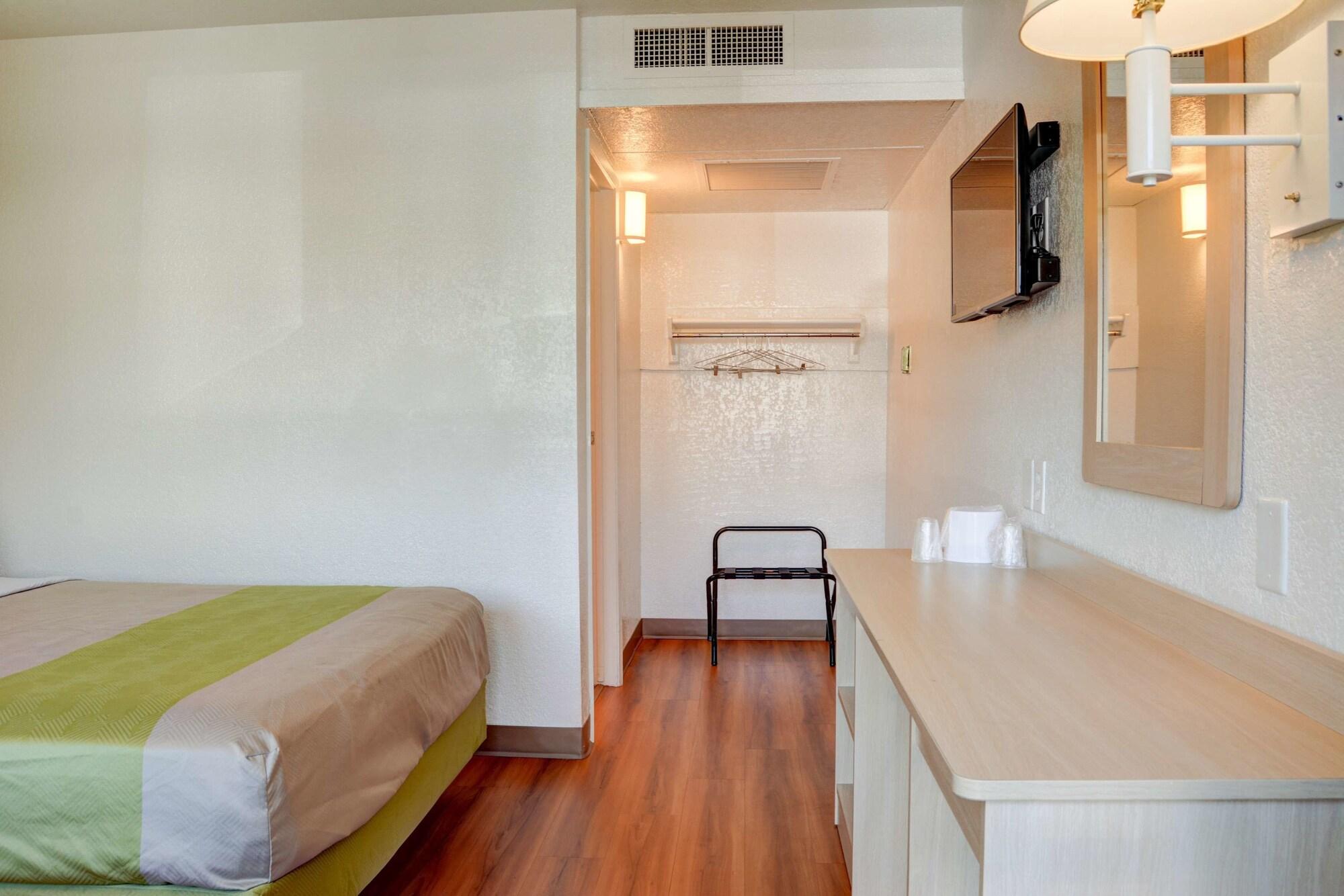 Motel 6-Springfield, Or - Eugene North Екстериор снимка