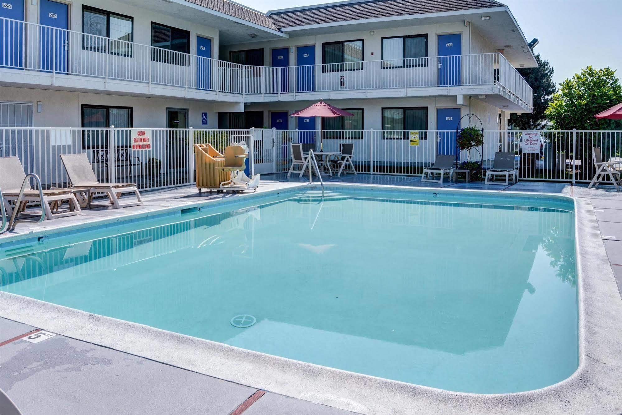 Motel 6-Springfield, Or - Eugene North Екстериор снимка