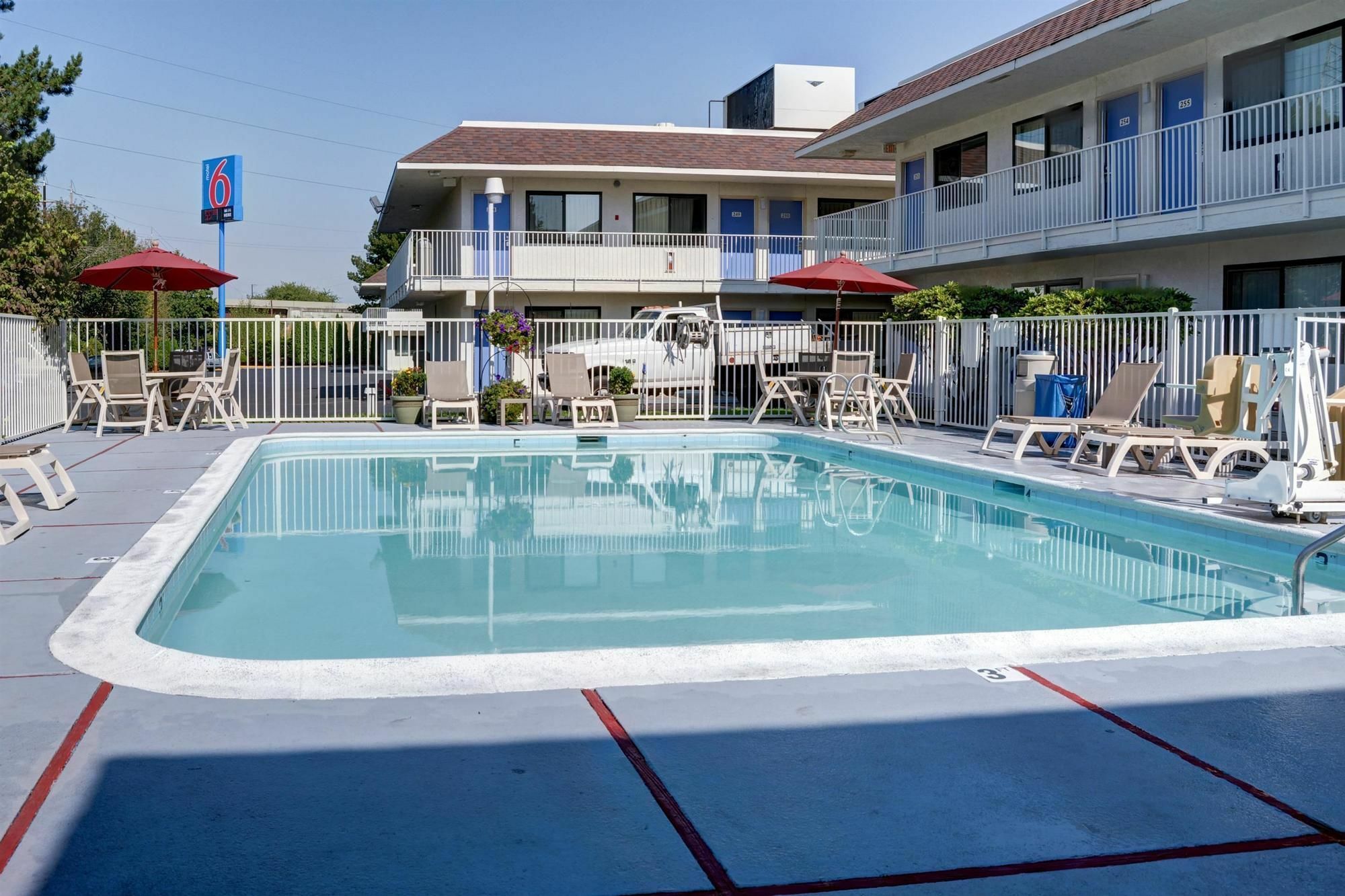 Motel 6-Springfield, Or - Eugene North Екстериор снимка